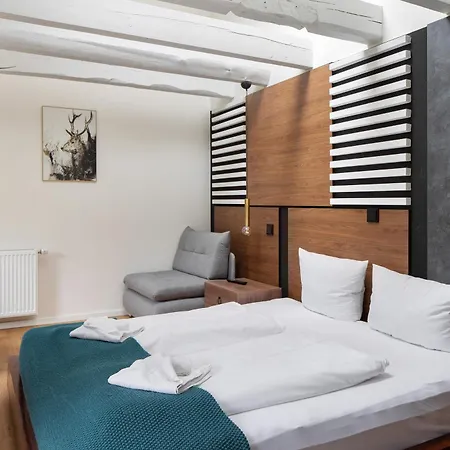 Skylodges