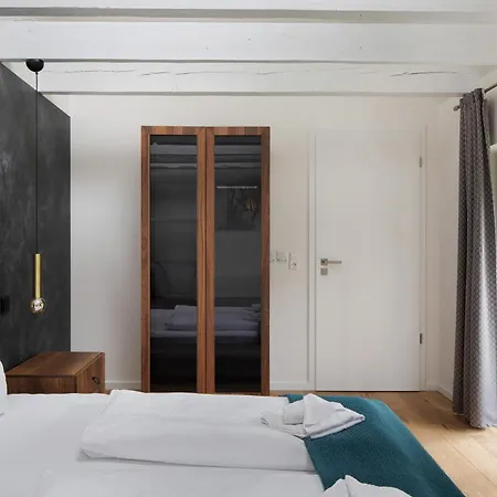 Skylodges